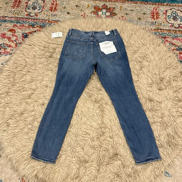 NWT Good American good legs crop jeans size 10/30 - Image 4
