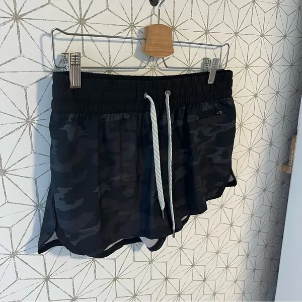 Vuori Clementine Camo Short - Image 2