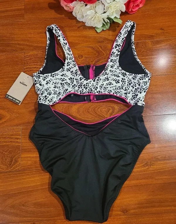 Nike 1 pc Swimsuit Suze Medium - Image 2