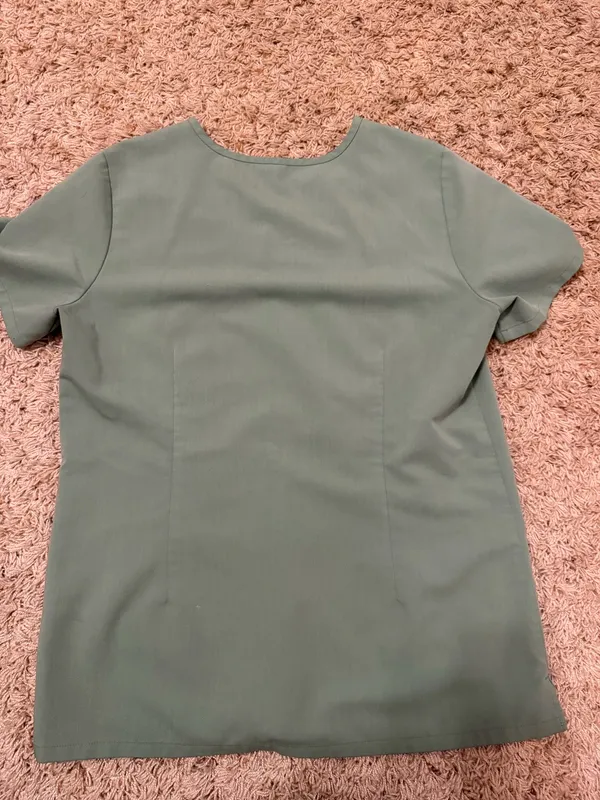 FIGS Scrubs Set - Image 2