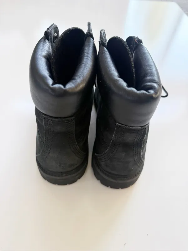 Timberland Triple Black Waterproof Leather Boots size 7.5 - Image 4