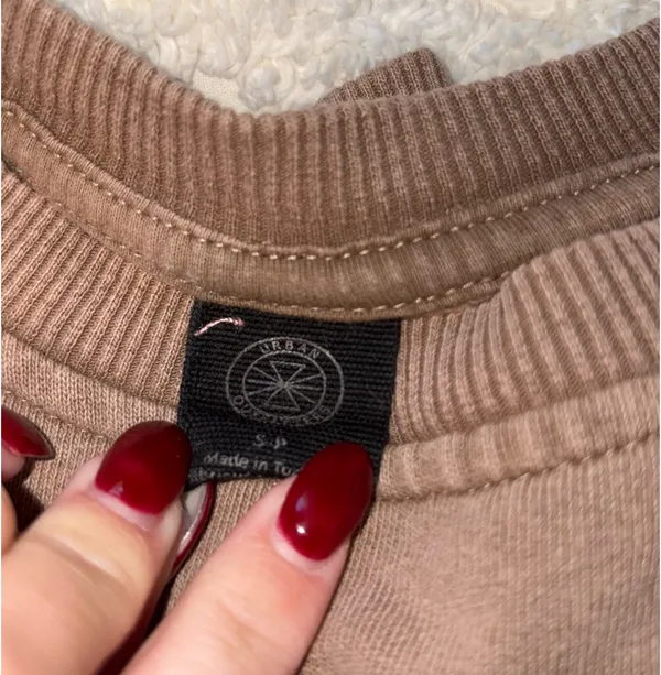 Urban Outfitters Crewneck Sweatshirt - Image 3
