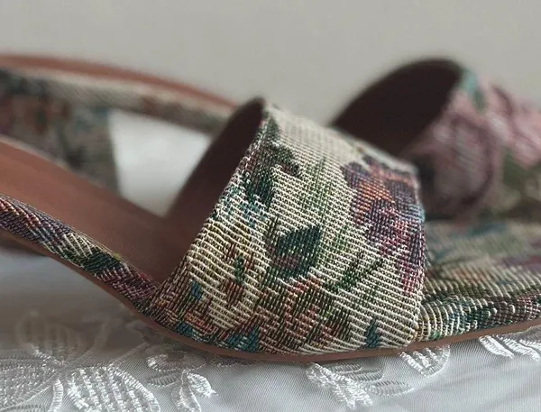 Vintage Canvas Heels  - Image 2