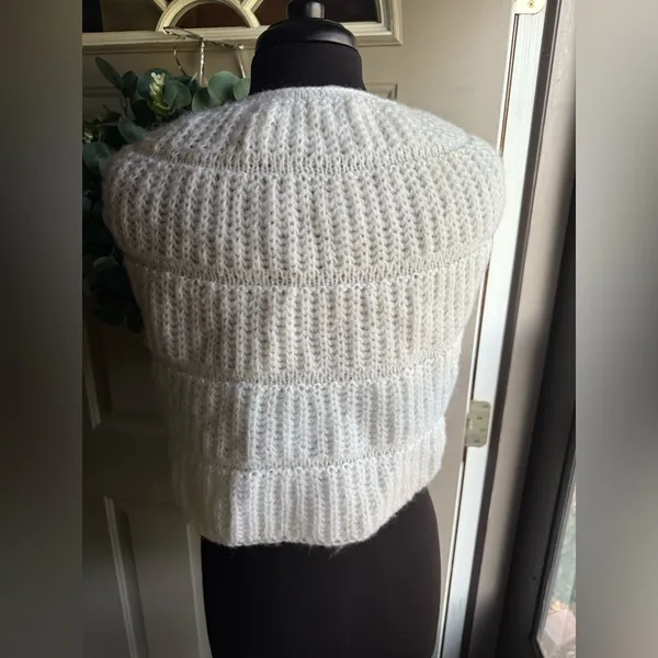 Vintage handmade knit cream sweater tie shoulder shawl, one size - Image 6
