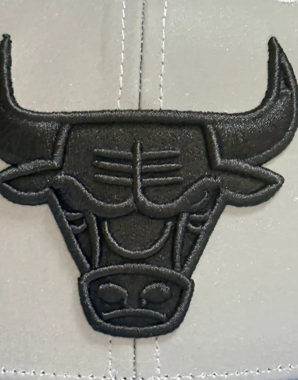 New Mitchell & Ness Chicago Bulls White Day 5 Snapback Hat - Image 4
