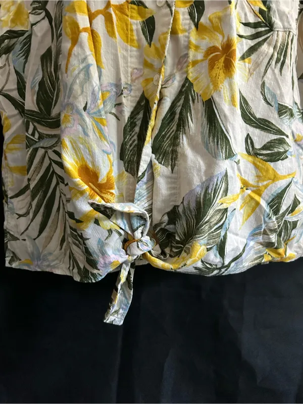 Old Navy Yellow & Green Floral Tie-Front Button Down Top LG - Image 6