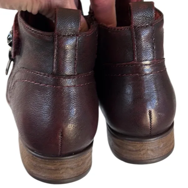 EUC Earth Brand Leather Brook Ankle Boots Garnet Size 9 - Image 6