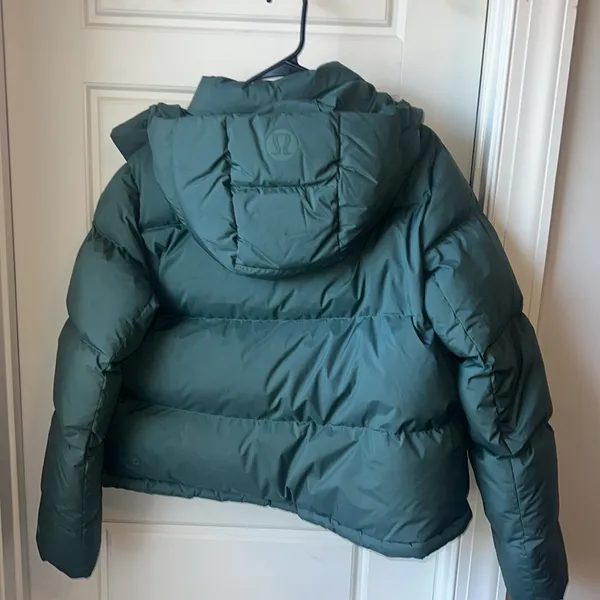 Lululemon Wunder Puff 600-Down-Fill Cropped Jacket Size 12 - Image 4