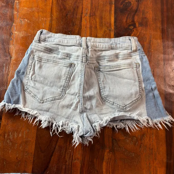 Altar'd State Two Tone Paneled Denim Shorts Blue Distressed Raw Hem Size 27‎ - Image 7