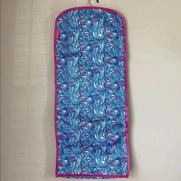 Lilly Pulitzer - Pink & Blue - Hanging Valet / Cosmetic Case - Image 6