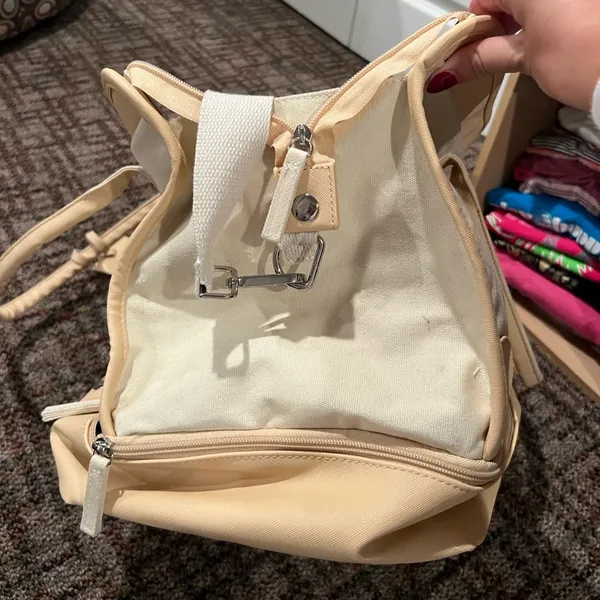 Amazon Chic Beige and Cream Tote Bag - Image 4