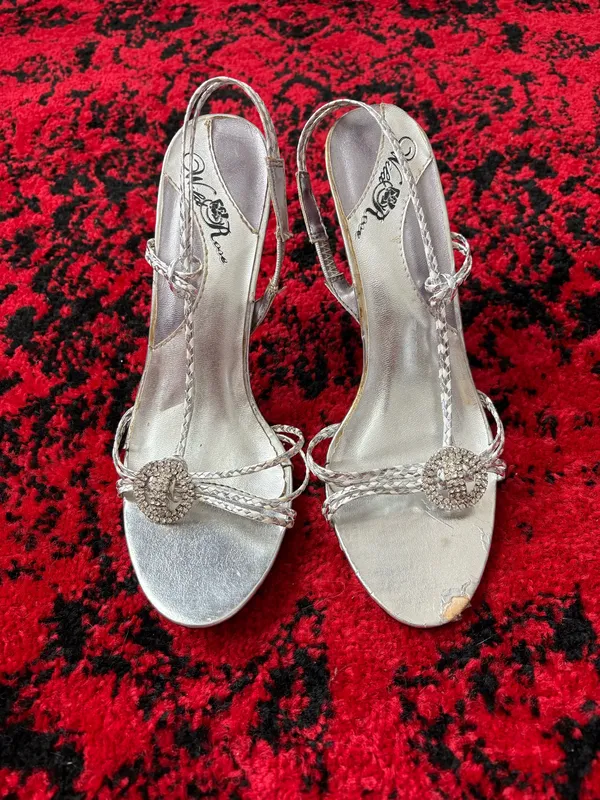 Dainty Silver Diamond Accented Kitten Heels - Image 2