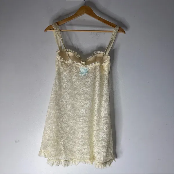 Victoria’s Secret Sexy‎ Little Thing Cream Lace Lingerie 36C Y2K - Image 2