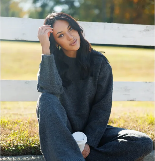 Lane 201 Leftover cozy sweater - Image 3