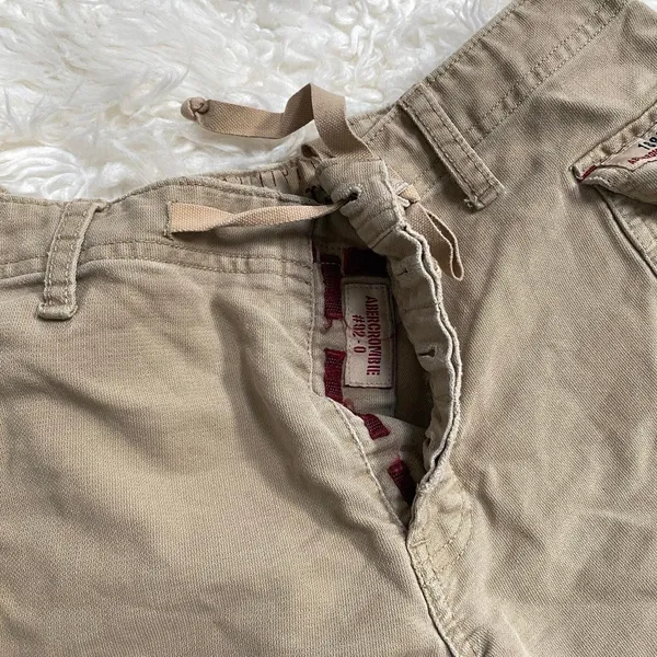 Abercrombie & Fitch Khaki Tan Cargo Low Rise Shorts 100% Cotton - Image 5