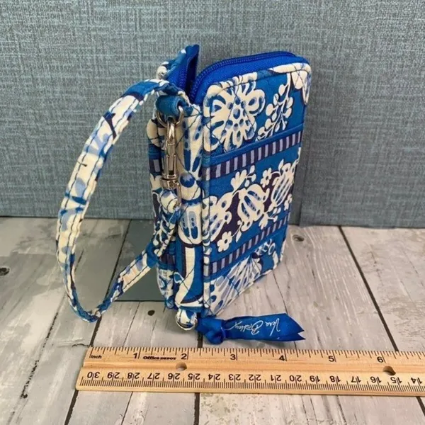 Vera Bradley Small Zippered Wallet in Blue and White - Image 3