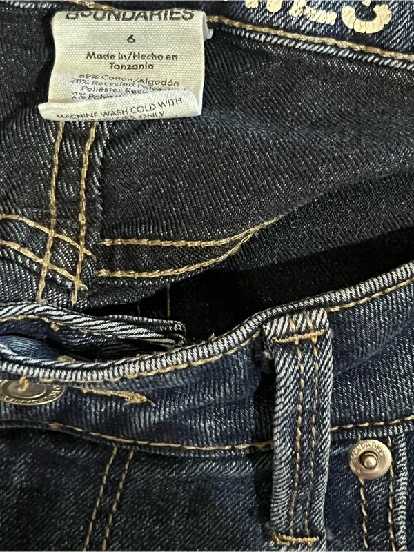 No Boundaries Women’s Flare Jeans Size 6‎ Dark Wash Stretch Denim Y2K - Image 4