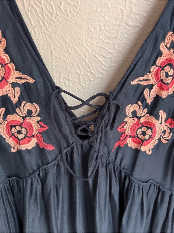Free People Intimately Aida slip dress Vneck navy pink floral embroidered Small - Image 6