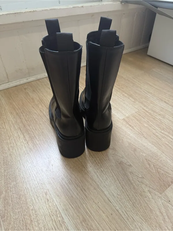H&M Women’s Black Combat Boots Size 40/9 - Image 4