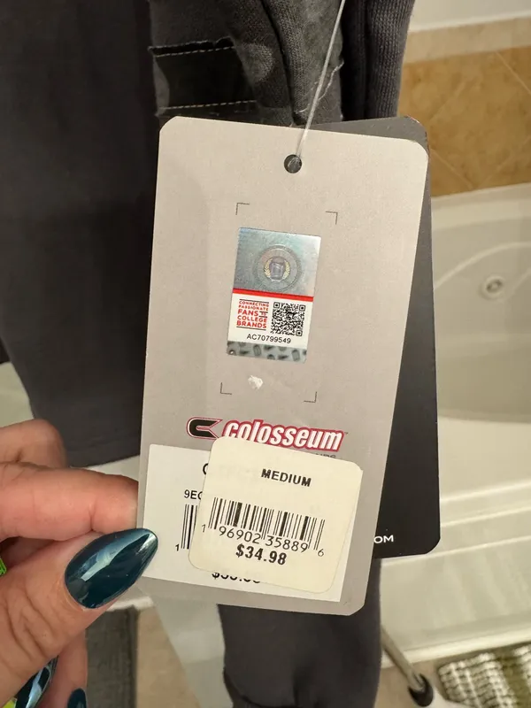 Colosseum Crewneck ECU Pirates - Image 2