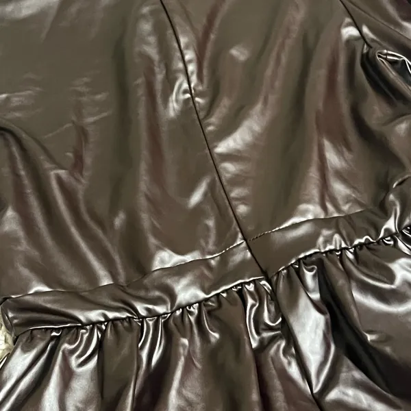 Long sleeve pleather thin material top Size XL Brown - Image 7
