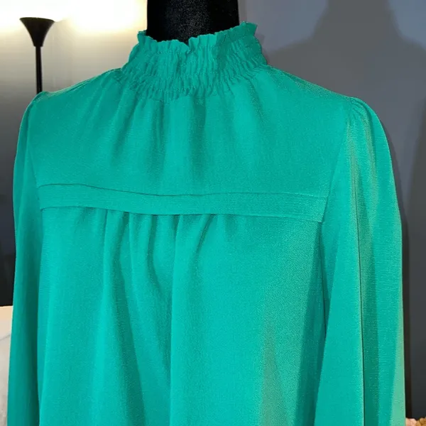 Faith and Joy Size M Emerald Green Blouse - Image 2