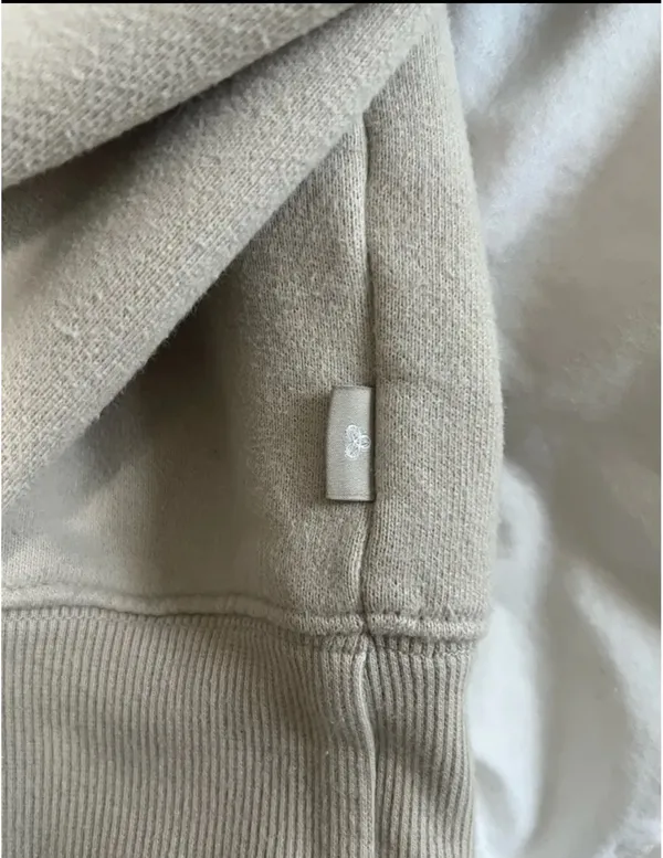 Aritzia TNA Cropped Sweatshirt - Image 2