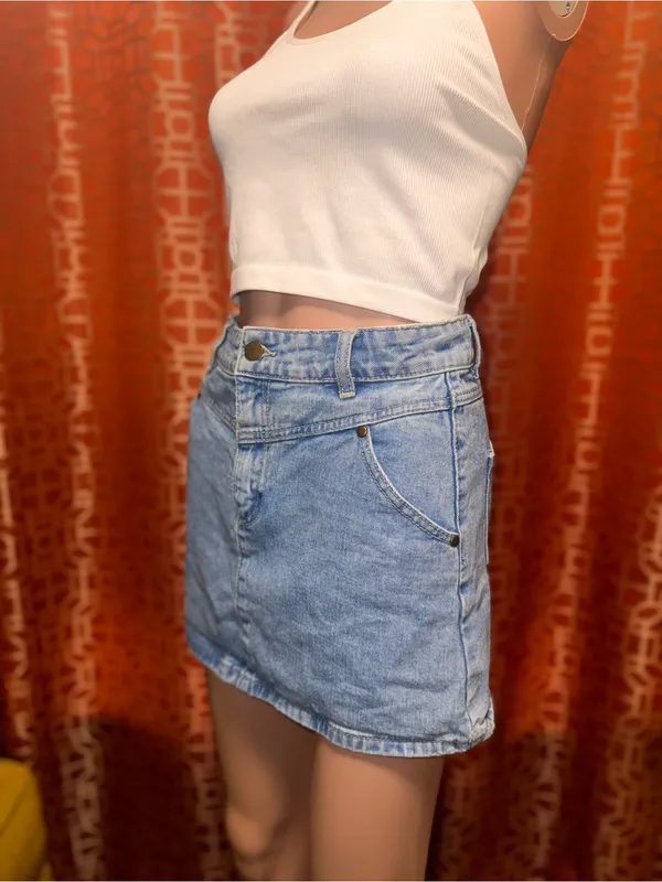 Forever 21 Denim Mini Skirt Small Good Condition - Image 2