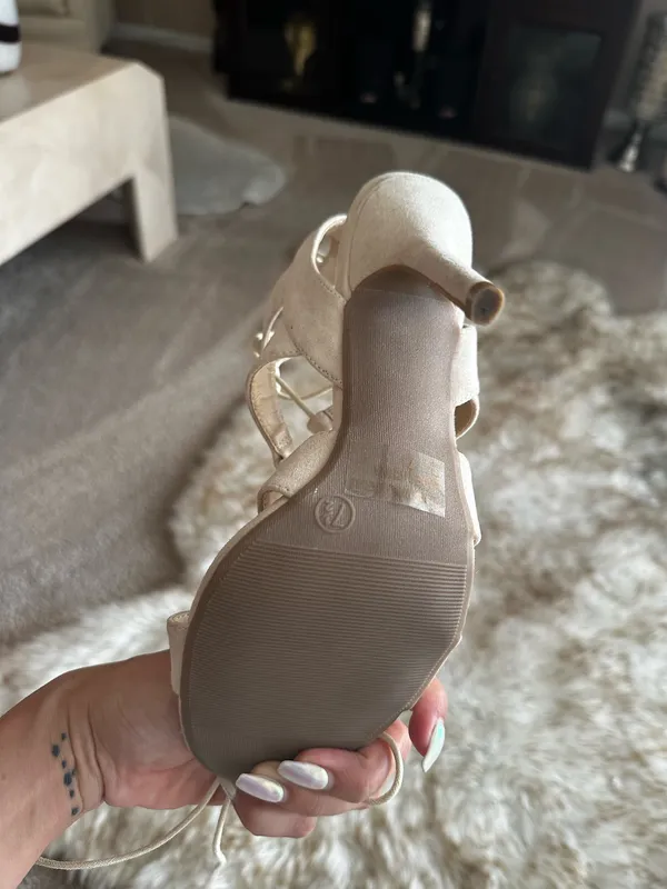 Heels Tan Size 7.5 - Image 3