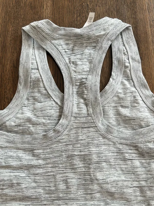 Athleta Momentum Tank Racerback Space Dye Heathered Gray - Size Small - Image 3
