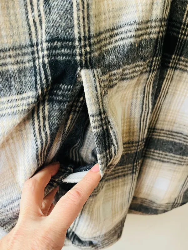 Womens Shacket Sz M Button Down with Pockets Jacket‎ Black & Beige Plaid Size M - Image 6