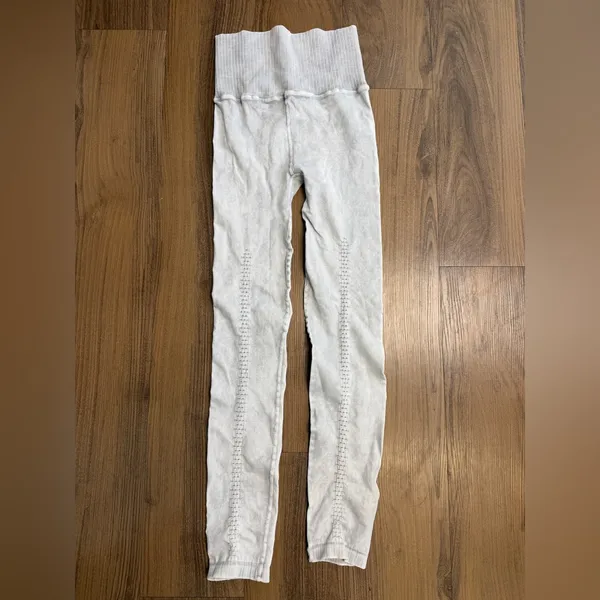 Free People $126 FP Movement Good Karma‎ Ice Gray White Sports Bra Leggings Set - Image 8