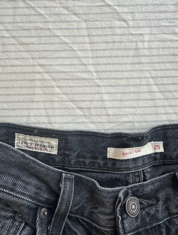 Levi’s Women’s Black Jeans  - Image 6