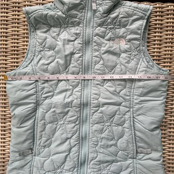 The North Face Quilted Puffer Vest small‎ athleisure layered transitional winter - Image 11