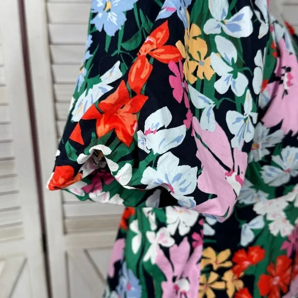 Old Navy Floral Puff Sleeve Peplum Flared Hem V‎ Neck Top Shirt Blue Multi Small - Image 7