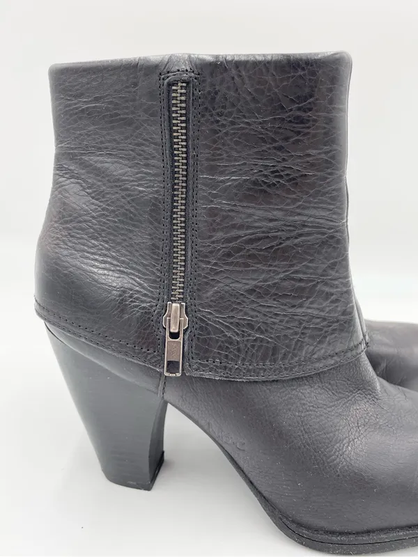 B.O.C. Born Concept Ankle Boots Size 9 Black Leather Foldover Cuff Side Zipper - Image 2