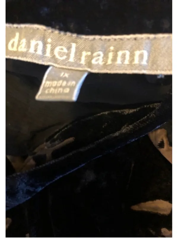 Daniel Rainn Black Floral Velvet Lined Burnout Embroidered 1X Black Floral - Image 7