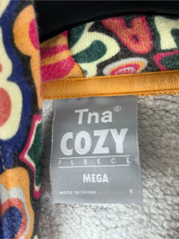 ARITZIA TNA The Cozy Fleece Mega Kangaroo Pocket Hoodie Pullover Size Small - Image 3