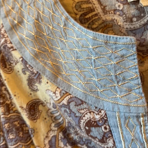 FINAL MARKDOWN Tweeds Paisley Sleeveless Blouse - large - Image 2