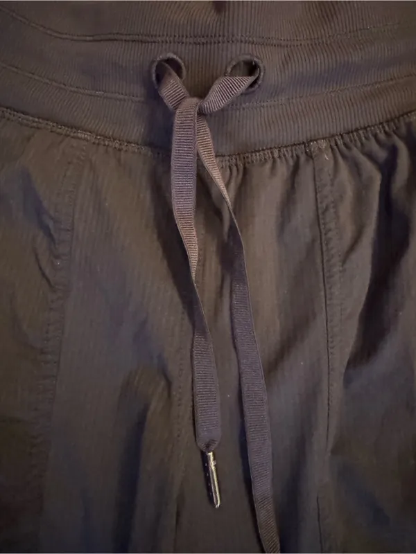 Lululemon Dance Studio Mid-Rise Jogger Full Length Black Size 6 NWOT - Image 3