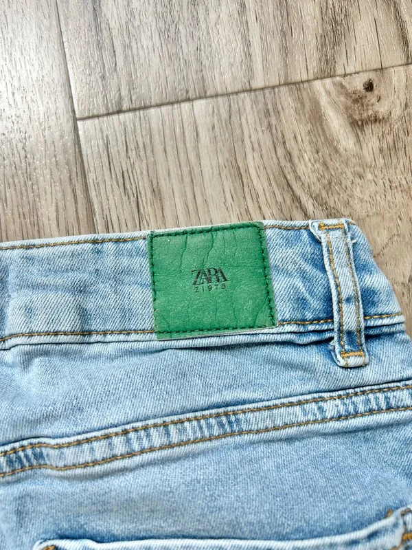 Zara Mid Rise Wide Flare Leg Jeans Light Wash Boho Western Rodeo 32" Size 2 - Image 9