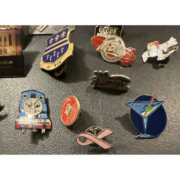 Large Lot Of‎ 16 Vintage Lapel Pins Pin Brooches Collectible - Image 4