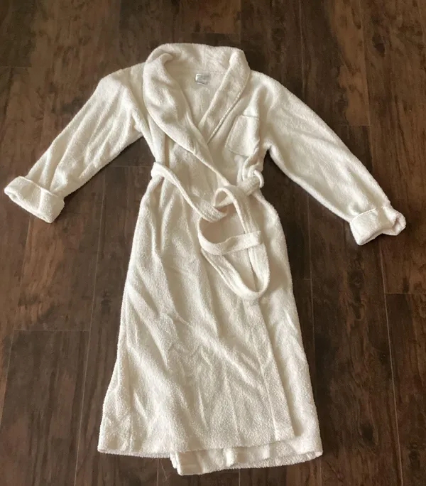 Vintage Amanda Stewart Plush Robe - Image 5
