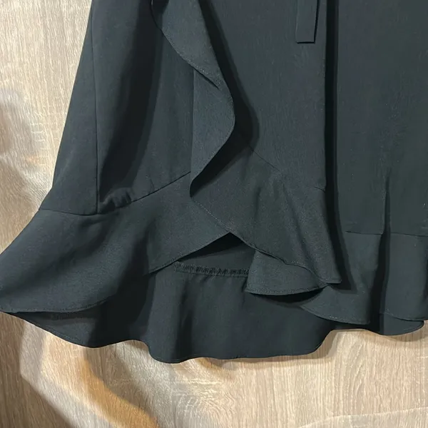 Banana Republic Black Top Size Large Tie Front - Image 2