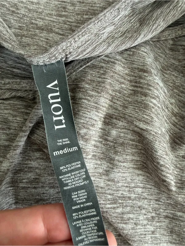 Vuori Long Sleeve V-Neck Jumpsuit Size Medium - Image 3