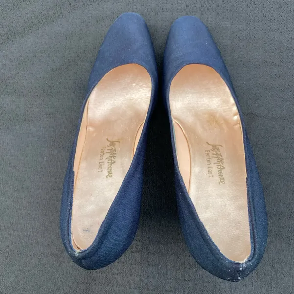 💙 Vintage 1950s or 60s Saks Fifth Avenue Fenton Last Size 7 Navy Blue Kitten Heels Pumps 💙 - Image 3