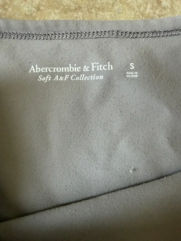 Abercrombie & Fitch - Image 3