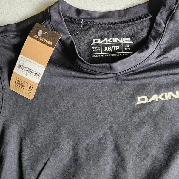 Dakine Women's Black and Navy Cover-ups - Image 3