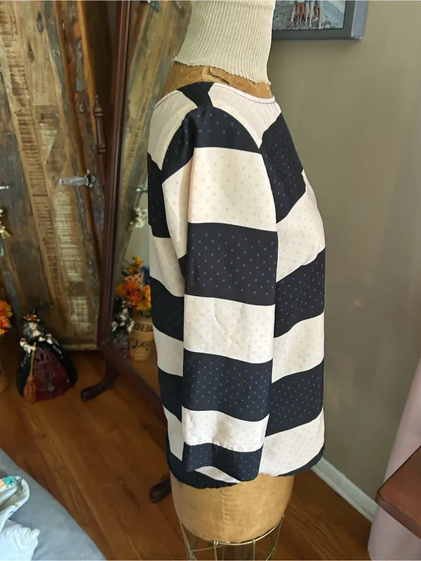 The Limited Striped Black and Pink 3/4 Sleeve Women's Blouse - Size Medium Vtg - Image 2
