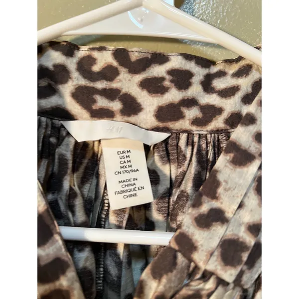 H&M Women's Size Medium Tie-Neck Blouse Light Beige Leopard Print Long Sleeve - Image 10
